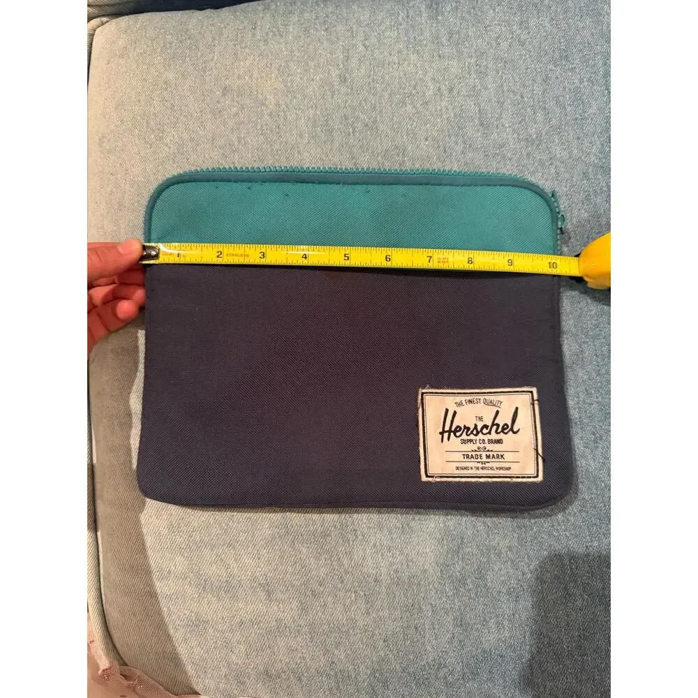 Herschel Electronics Sleeve